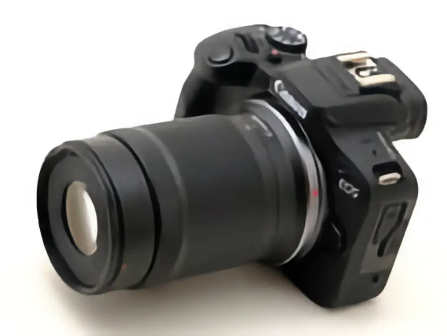 Canon EOS R100 Reseña: Rendimiento Ideal para Principiantes_01