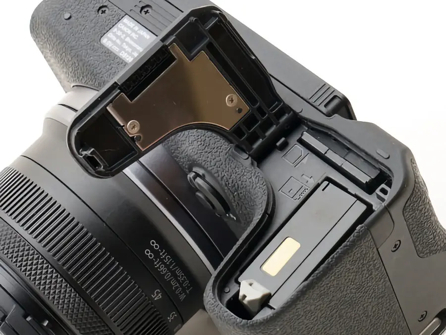 Canon EOS R10 Review: Ideal Mirrorless Camera for Beginners_01