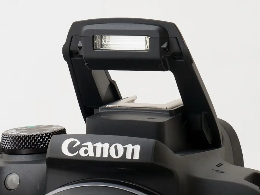 佳能EOS R10评测：入门级无反相机优缺点分析