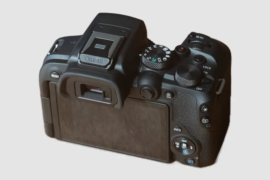 Canon EOS R10 Review: Ideal Mirrorless Camera for Beginners_01