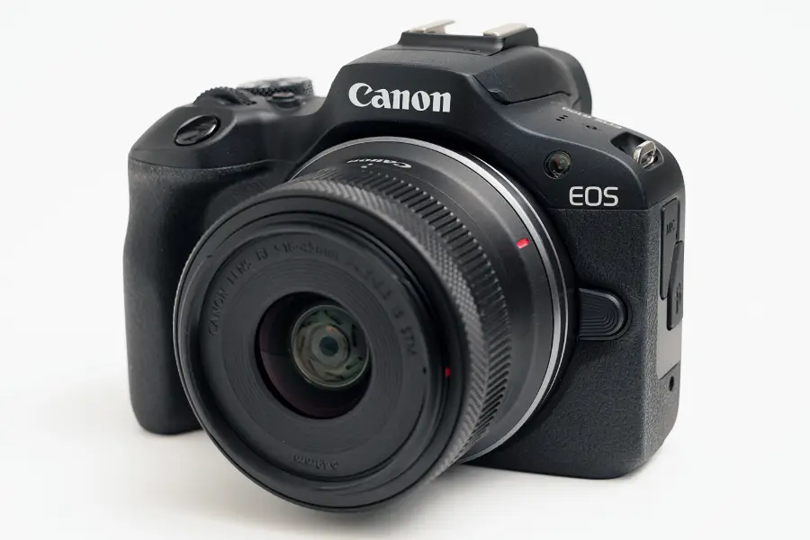 Canon EOS R100 Reseña: Rendimiento Ideal para Principiantes_01
