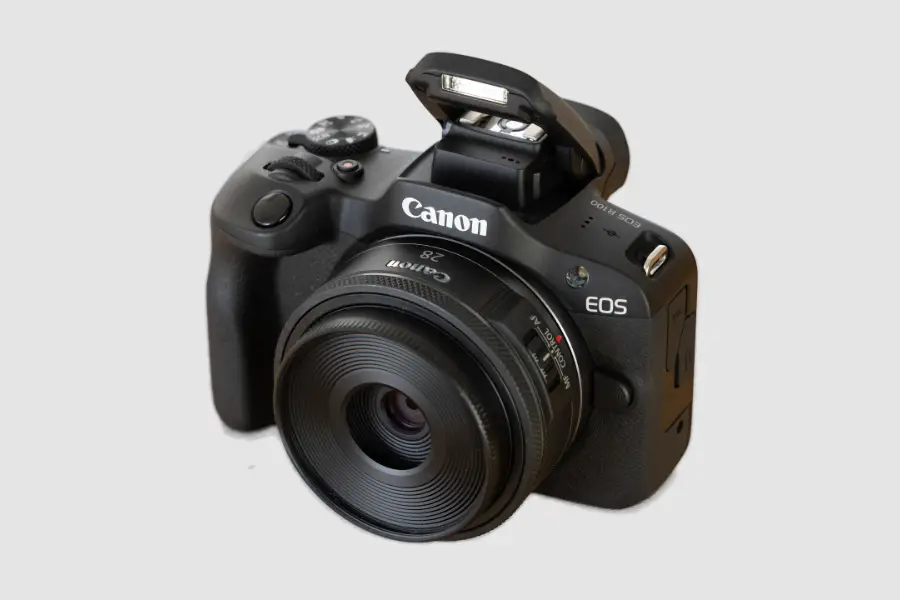 Canon EOS R100 Reseña: Rendimiento Ideal para Principiantes_01