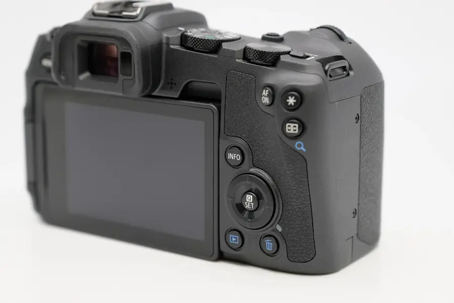 Recensione Canon EOS RP | Vale la Pena nel 2024?_01