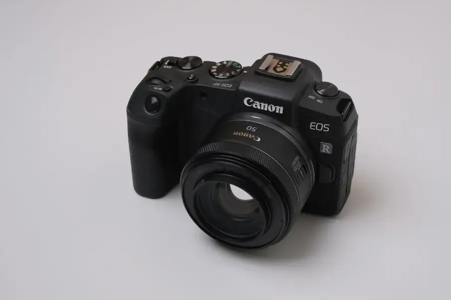 Recensione Canon EOS RP | Vale la Pena nel 2024?_01
