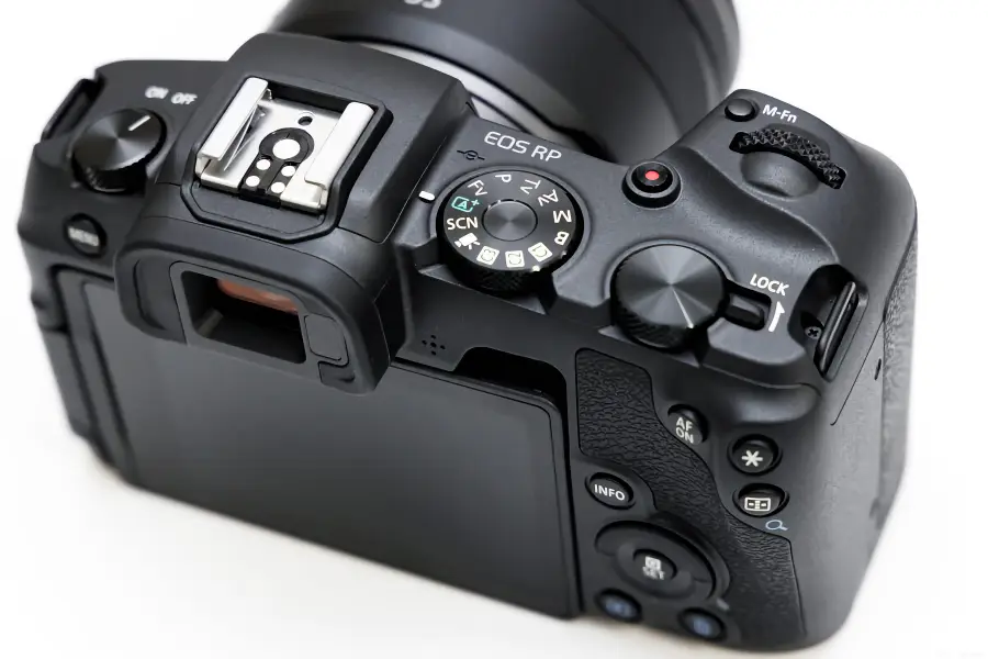 Recensione Canon EOS RP | Vale la Pena nel 2024?_01