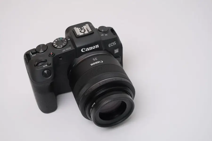 Recensione Canon EOS RP | Vale la Pena nel 2024?_01
