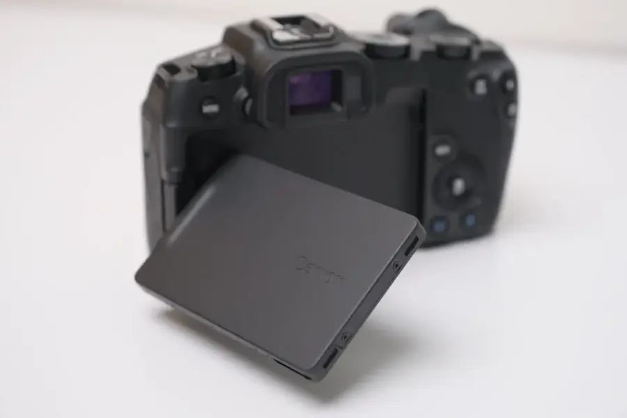 Recensione Canon EOS RP | Vale la Pena nel 2024?_01