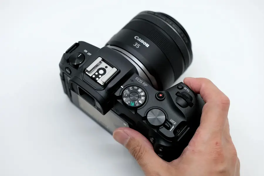Recensione Canon EOS RP | Vale la Pena nel 2024?_01